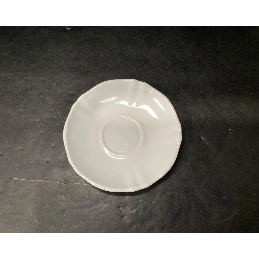 Arcopal France TRIANON IVORY Saucer Scalloped Swirls Milk‎ Glass 5 3/8